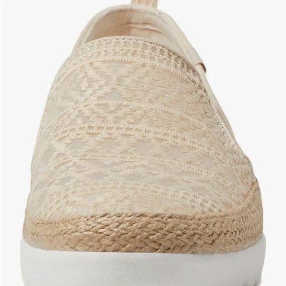 Bob’s Cream Slip-On Women Shoes - Picture 3 of 11